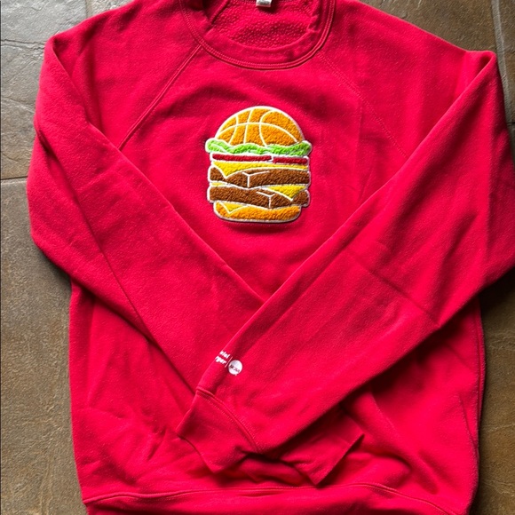 Bella Canvas Other - Wendy’s NCAA basketball sweatshirt Men’s S.